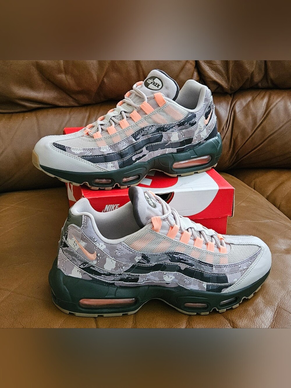 Men's Nike Air Max 95 Essential Camouflage Size 8.5 (BOX & EXTRA LACE)